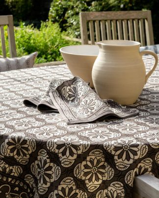 Tablecloths & Napkins